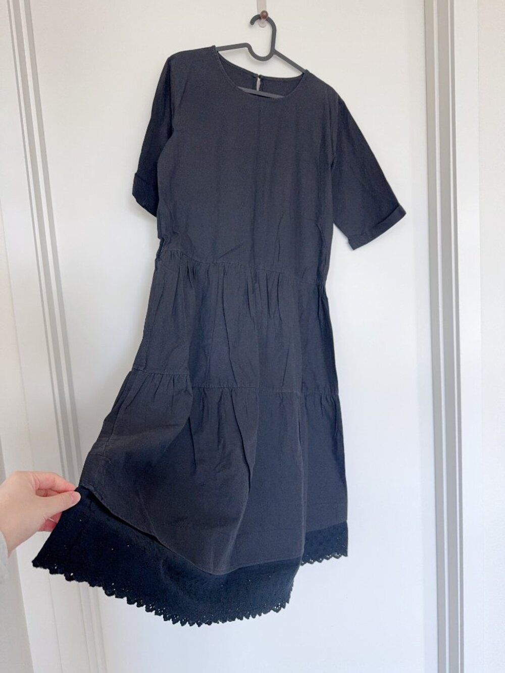 Black Tiered Midi Dress with Lace Hem, Mid Sleeve, Minimal Style - Picture 3 of 5